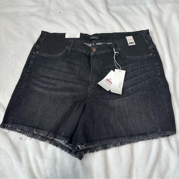 Judy Blue Bloom Maternity black jean shorts stretch waist denim size 2XL NWT - Picture 1 of 7